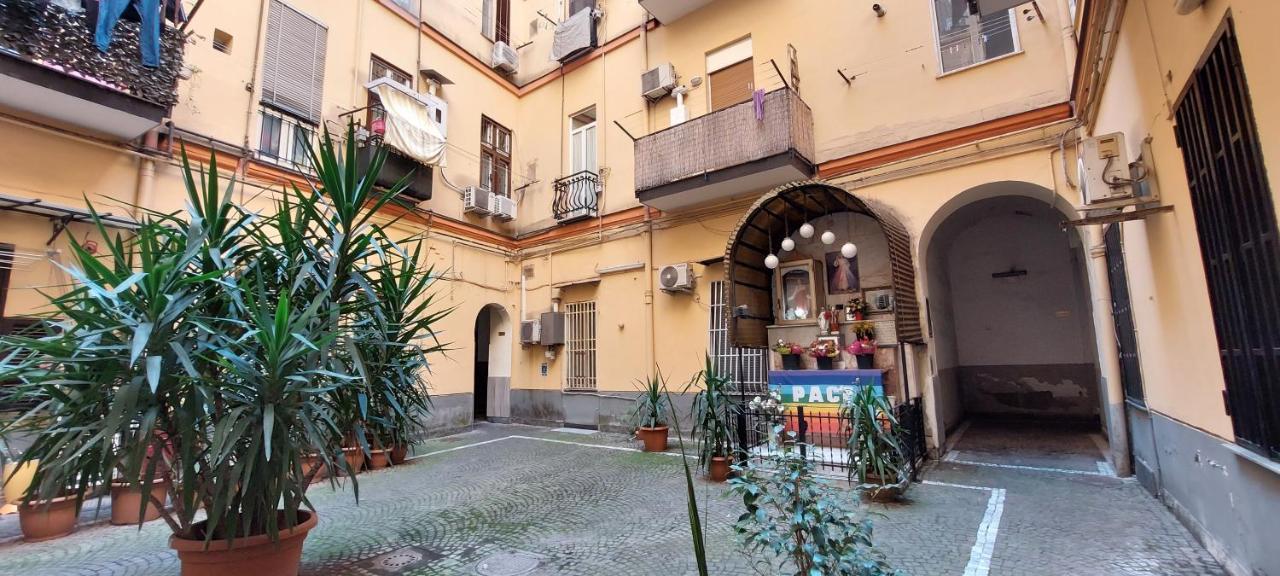 Appartamento A Cas' E Mari Naples Exterior photo